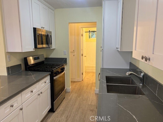 Building Photo - 996 N Crescent Ave