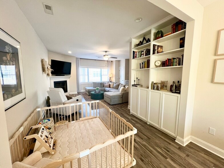 Building Photo - 309 Pasture Ln