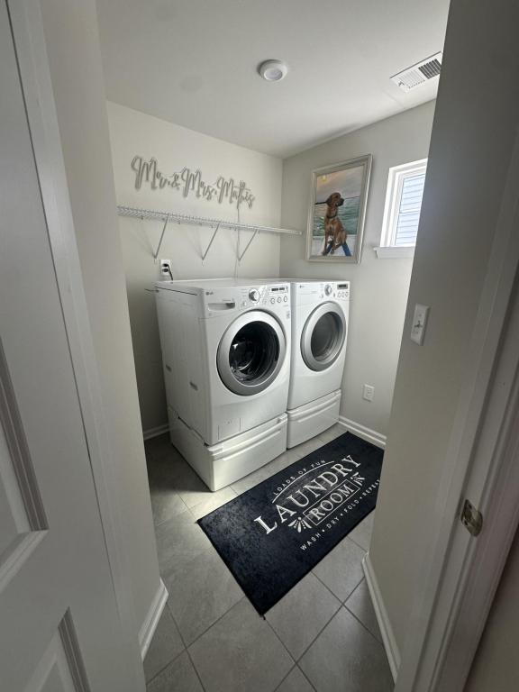 Building Photo - 724 Hezekiah Little Dr