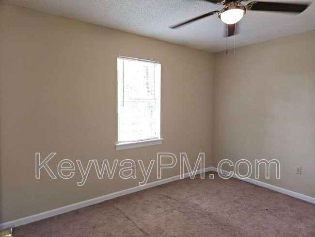 Building Photo - 322 Lamplighter Ln