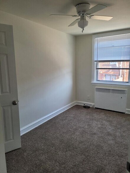 Building Photo - 7113 Castor Ave