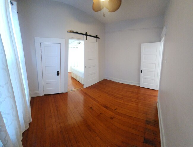 Building Photo - Islay Street  770-774