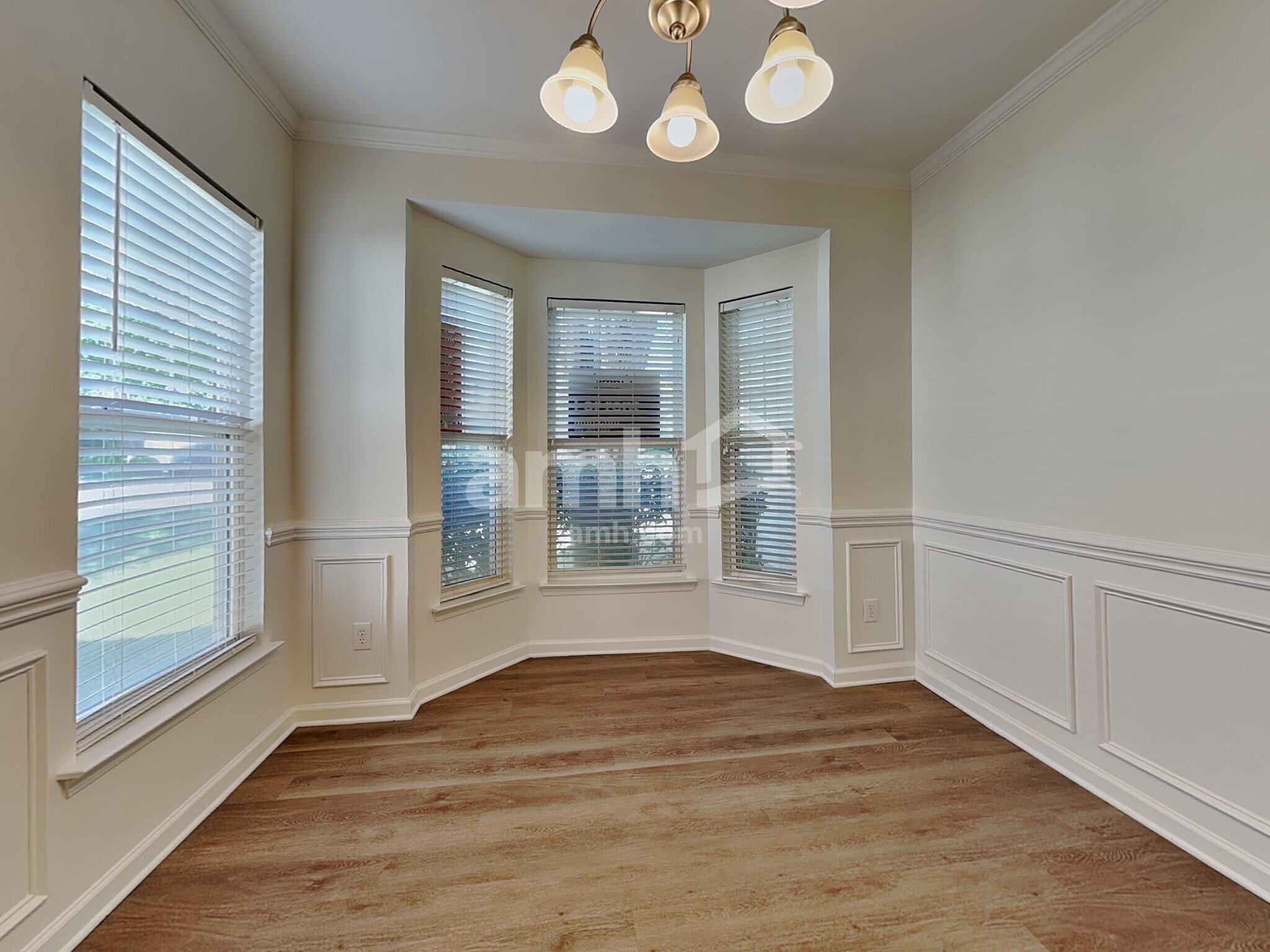 Building Photo - 10607 Secret Garden Ln