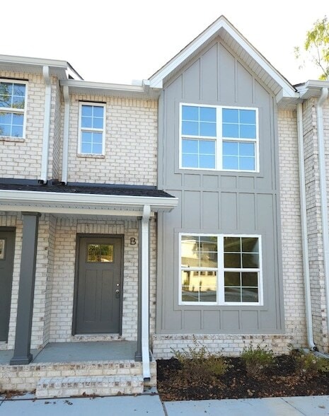 Building Photo - 609 Fairview Ave