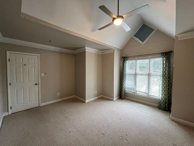 Building Photo - Excellent 2BD, 2BA Downtown Raleigh Condo in Gated Community with Bonus Office and Private Deck