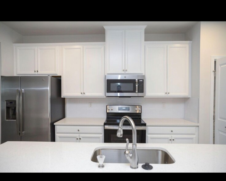 Building Photo - 1222 Ashbury St