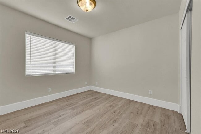 Building Photo - 446 Center Green Dr
