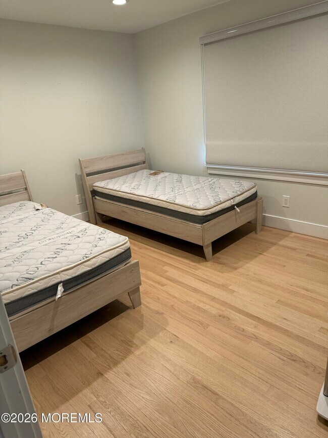 Building Photo - 2025 Lesser Pkwy