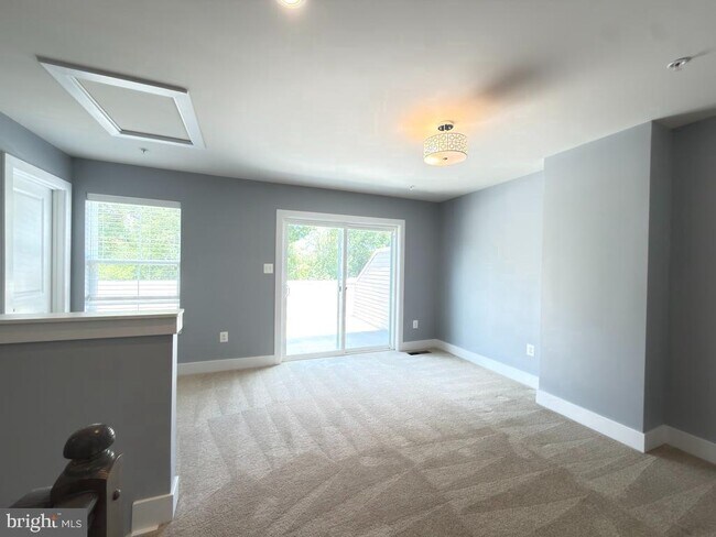 Building Photo - 2512 Buckthorn Dr