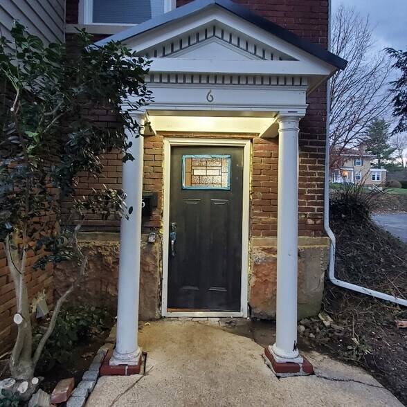 Primary Photo - 905 Southwest Ave