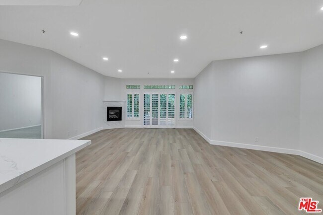 Building Photo - 4477 Woodman Ave