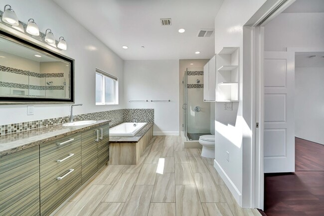 Building Photo - Modern 4-Bedroom Home in Prime West LA | Walkable, Spacious & Move-In Ready