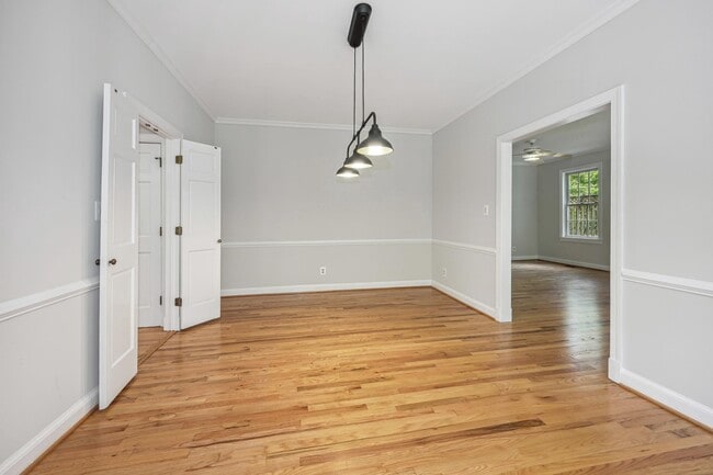 Building Photo - 3525 Williamsburg Ln NW