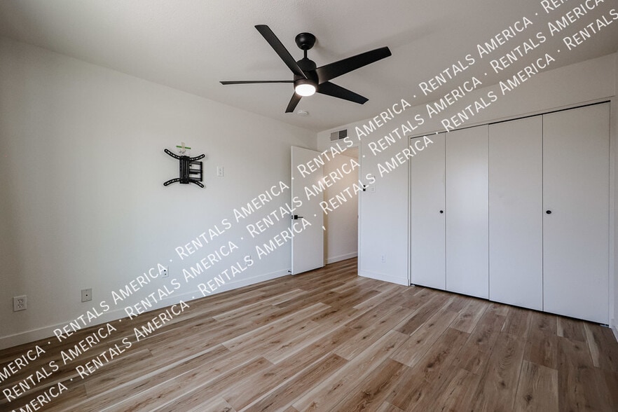 Building Photo - 1430 E Bell De Mar Dr