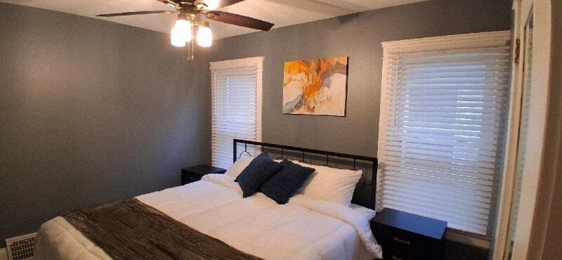 Building Photo - 7318-7320 Wakefield Ave