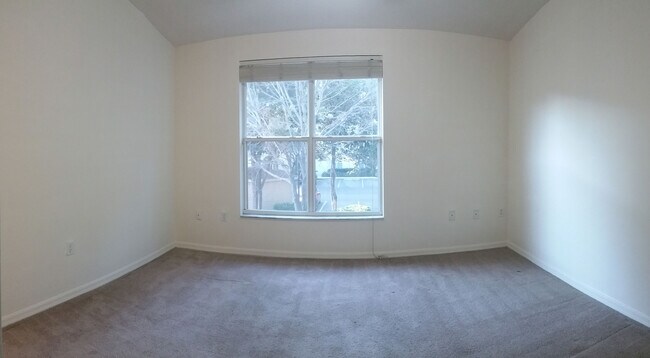 Building Photo - 3543 SW 30th Way