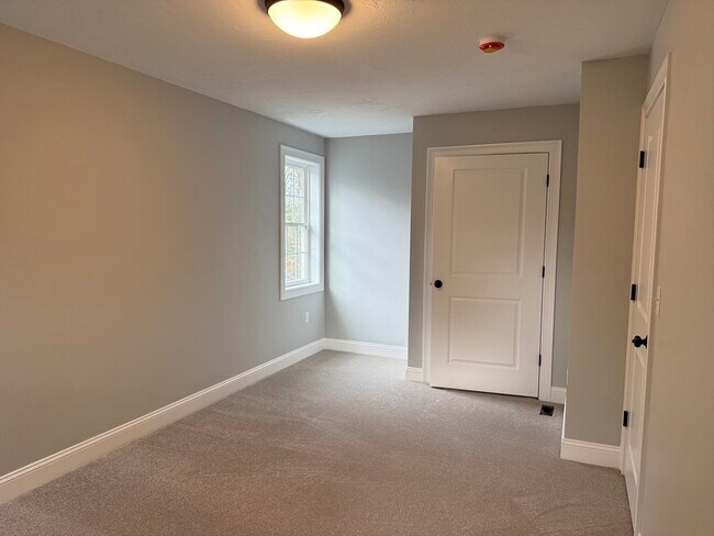 Building Photo - 19 Kashmirs Way