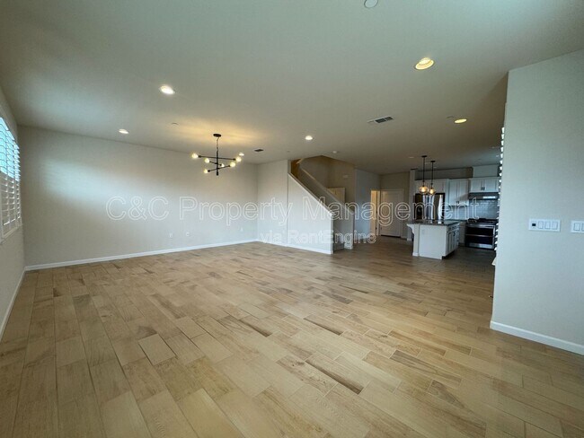 Building Photo - 14826 Kit Carson Dr