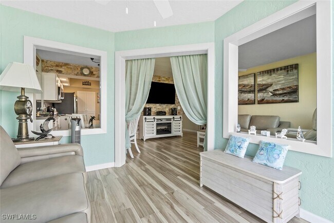 Building Photo - 896 Buttonwood Dr