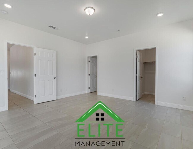 Building Photo - Charming 3-Bedroom, 2-Bath Home in Prime S...