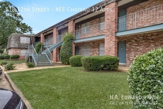 Building Photo - 618 12th St