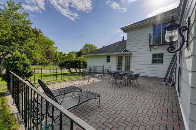 Building Photo - 5721 Londonderry Rd