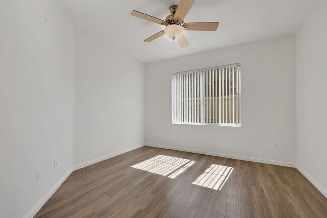 Building Photo - 7103 S Durango Dr