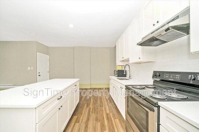 Building Photo - 25 Wayside Ave