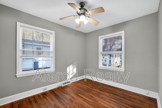 Building Photo - 1137 Skyview Rd