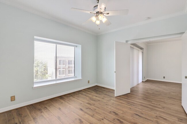 Building Photo - 2209 S Braeswood Blvd