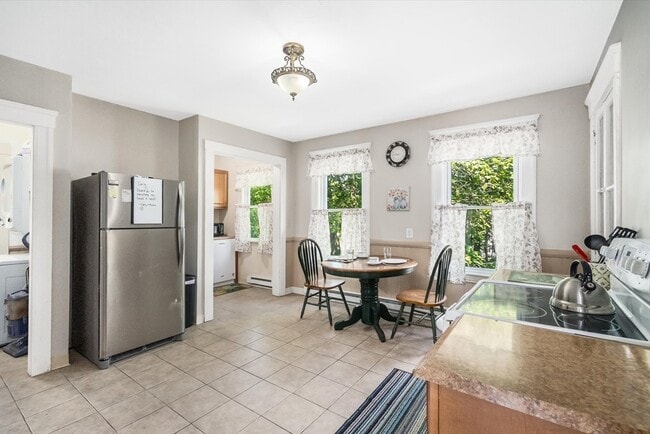 Building Photo - 427 Hamilton St