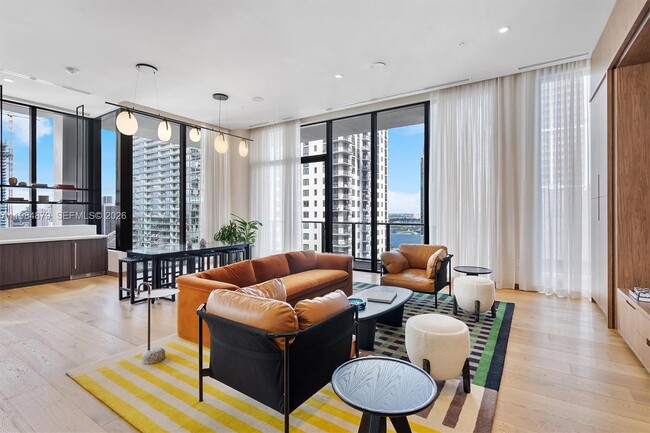 Building Photo - 11 NE 6th St