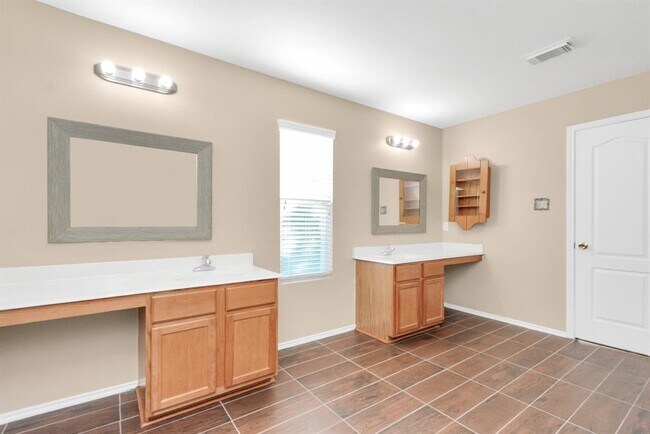 Building Photo - 5114 Blossombury Ct