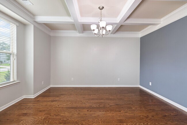 Building Photo - 865 Cormier Dr