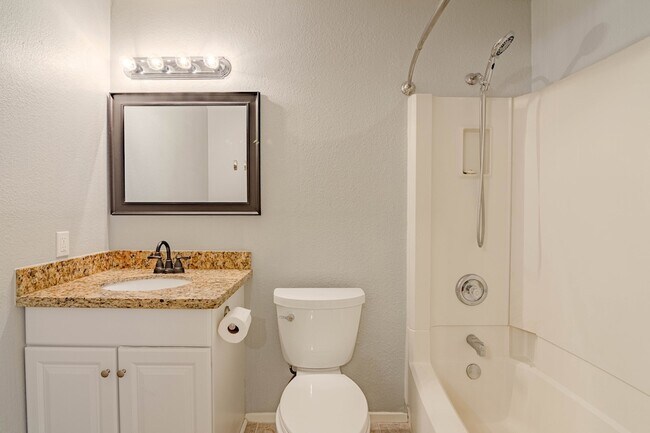 Building Photo - 6 Basal Briar Ct