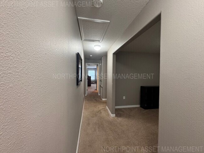 Building Photo - FURNISHED Summerfield Townhome