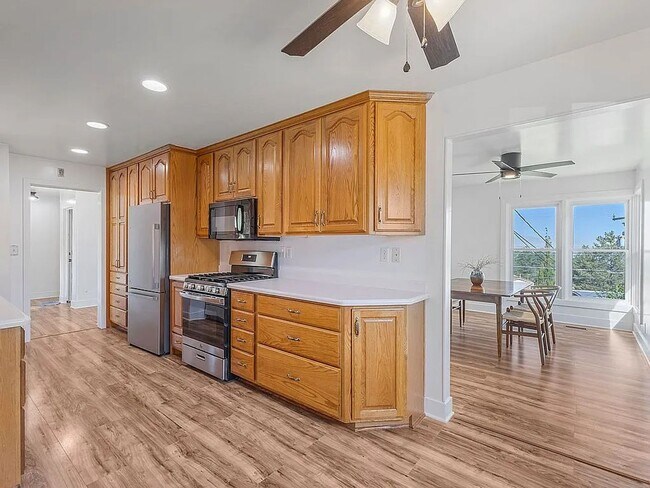 Building Photo - Updated Home in North Salt Lake with Great Views! $500 off first month rent!