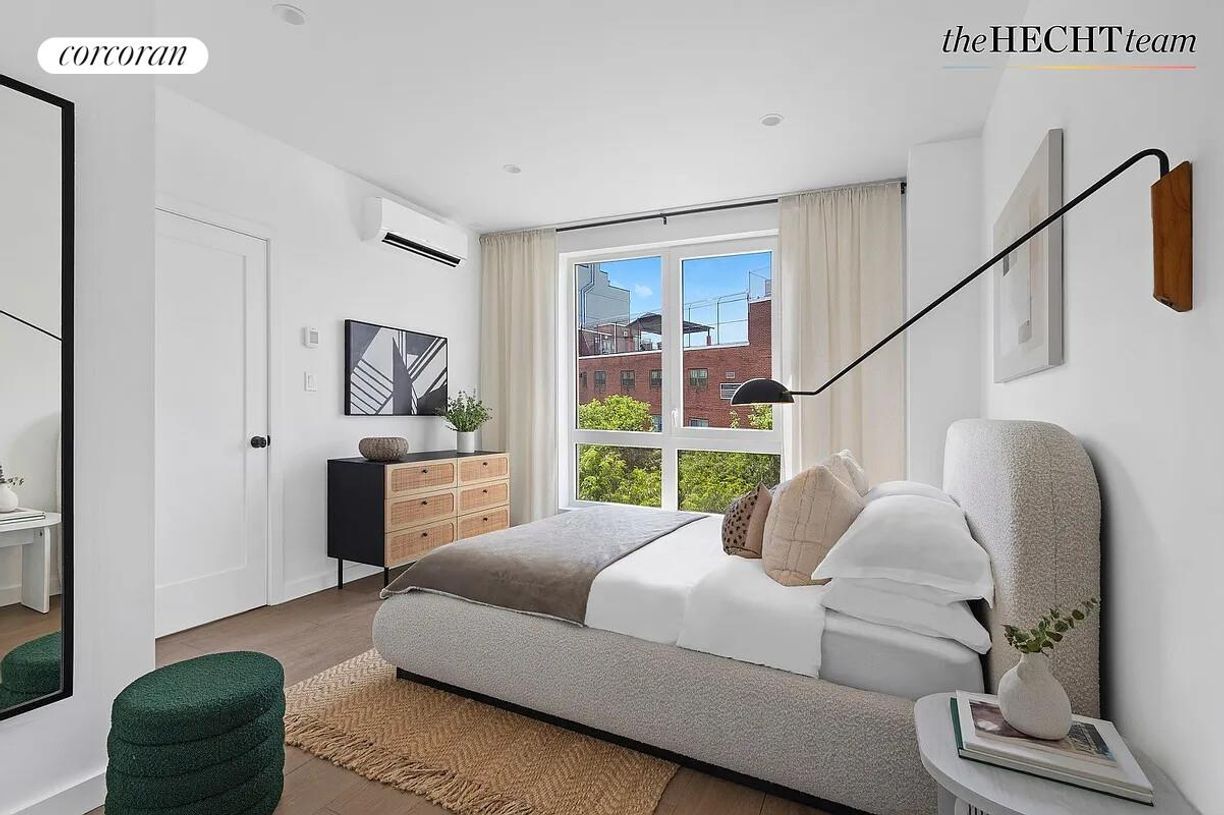 Building Photo - 1 Putnam Ave