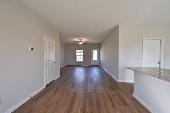 Building Photo - 252 Mount Vernon Way