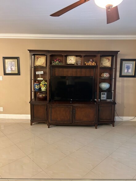 60 inch smart tv - 225 Deer Creek Blvd
