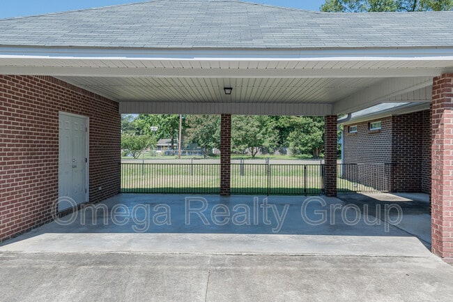 Building Photo - 14 Oakleigh Dr