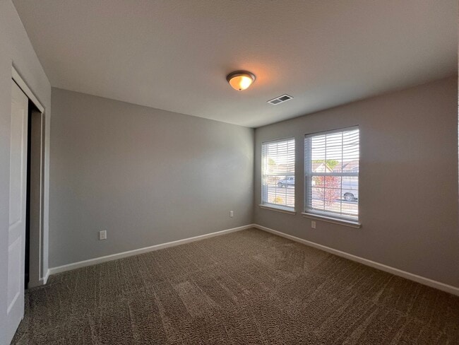 Building Photo - 4 Bedroom 2 Bathroom Fallon Home