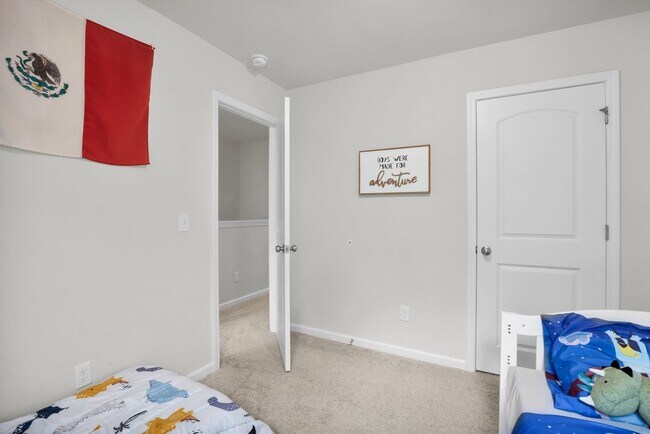 Building Photo - Bright and Airy 3-Bedroom Retreat with Deck and Corner Lot on Lady's Island!