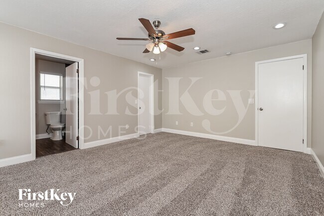 Building Photo - 12211 Rochford Ln