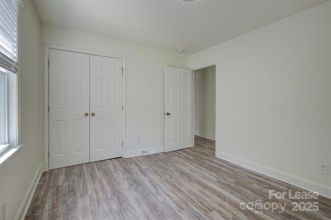 Building Photo - 3900 Rhodes Ave