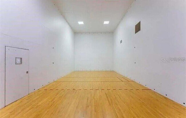 Building Photo - 824 Camargo Way