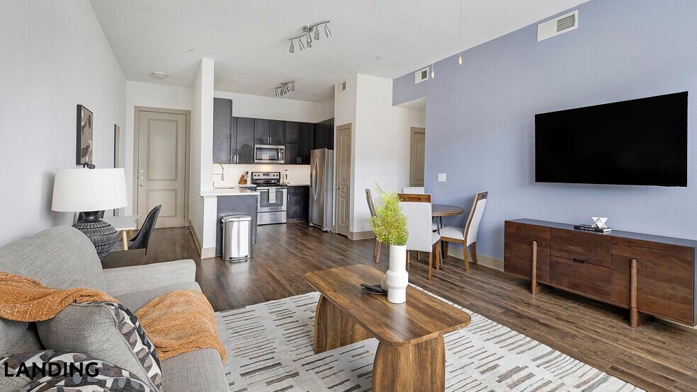 Building Photo - 5005 Galleria Dr