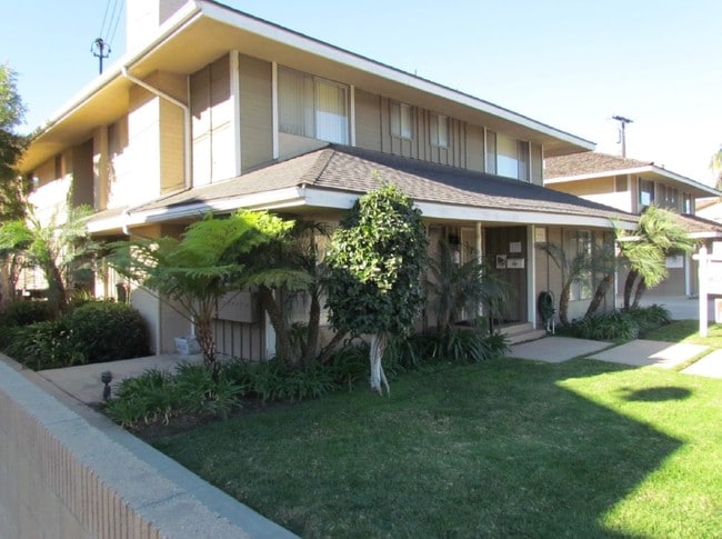 Building Photo - Evergreen Apartments