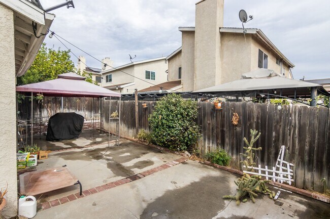 Building Photo - 12314 Willow Way