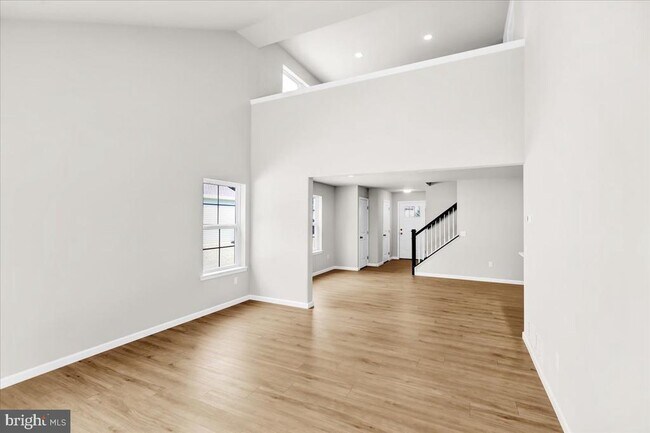 Building Photo - 2450 Jefferson Ave